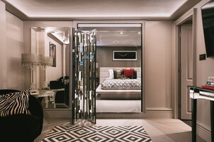 Hemsley Suite | In-room safe, individually decorated, individually furnished, desk