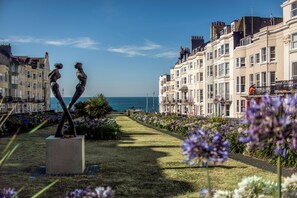 Exterior - Square Townhouse (Brighton)