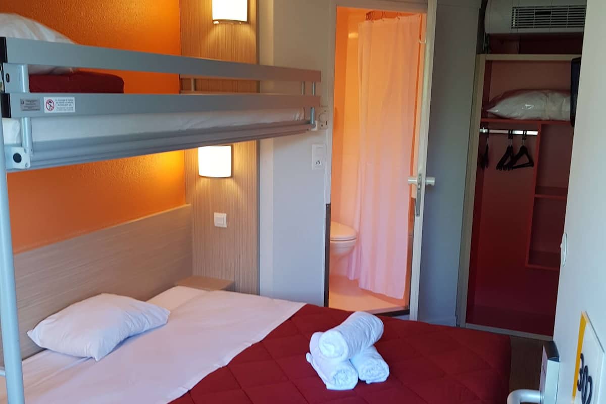 Standard Room, Multiple Beds (1 Double and 1 Single bed) | Desk, blackout drapes, soundproofing, free cribs/infant beds