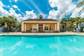 Outdoor pool - Coral Cay Resort by Sky Hotels & Resorts (Kissimmee)