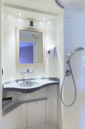 Premium bedding, individually furnished, desk, blackout curtains - Hotel Première Classe Chalon Sur Saone (Chalon-sur-Saone)