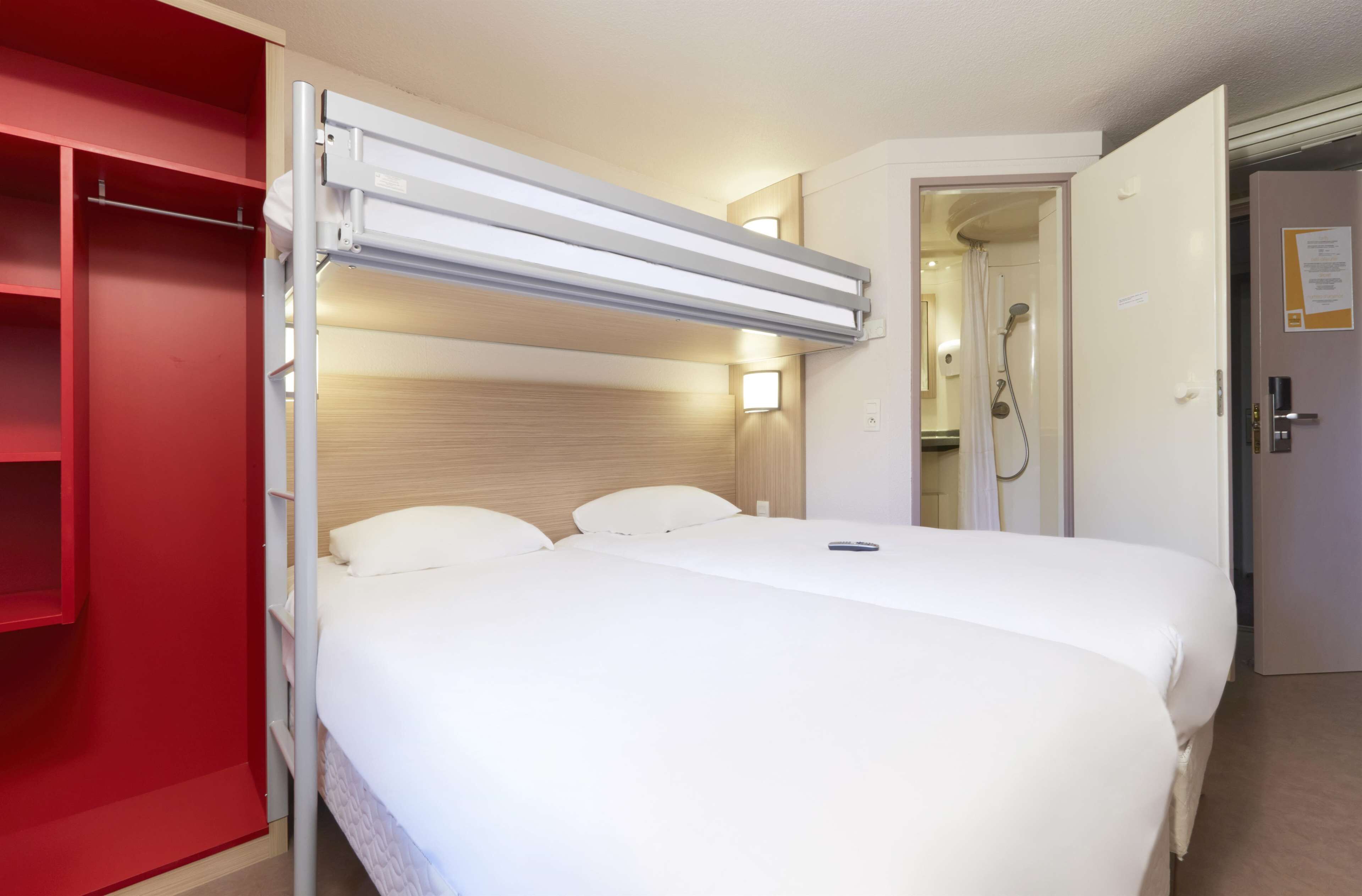 Standard Room, 3 Single Beds