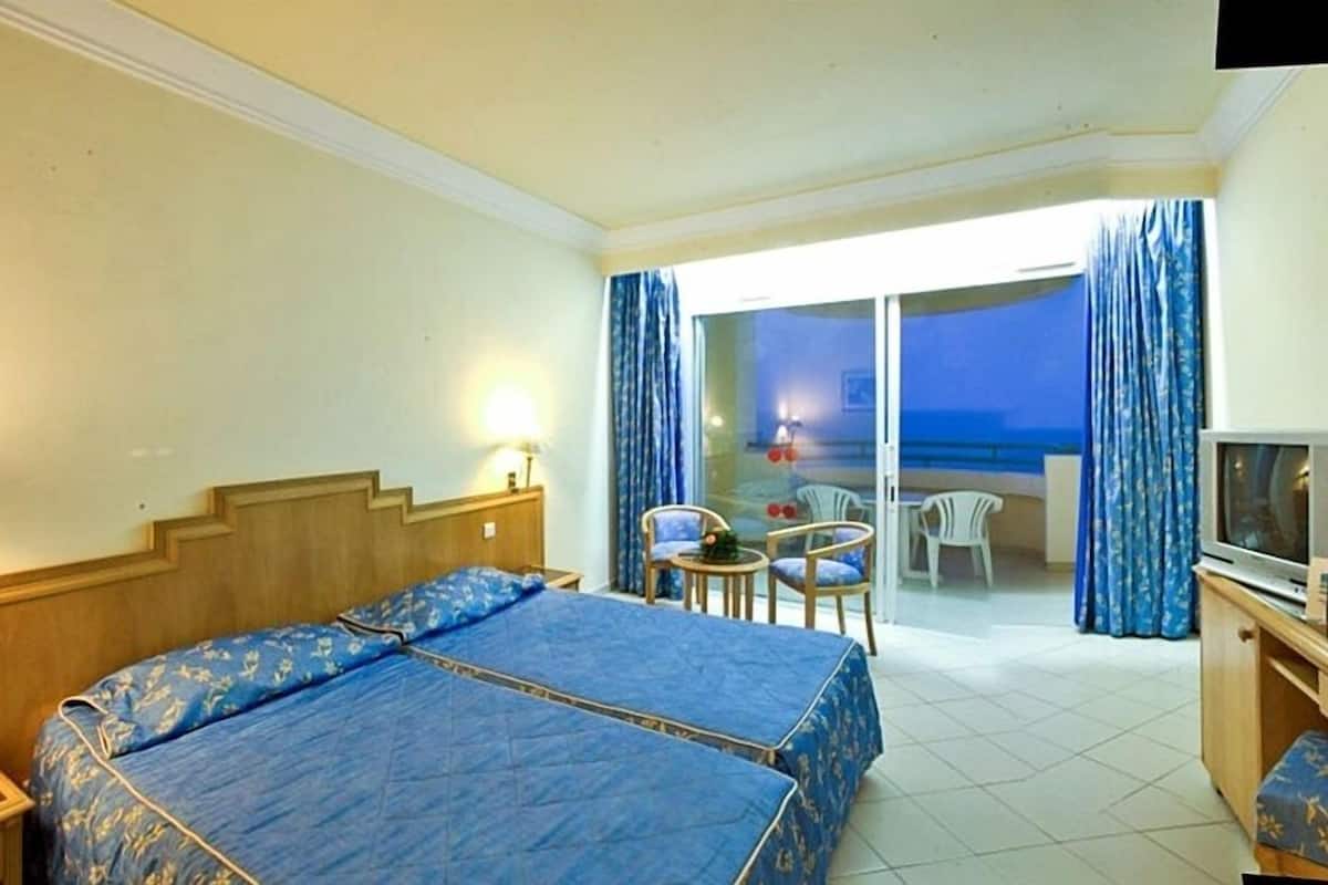 1 chambre, minibar, coffres-forts dans les chambres, rideaux occultants