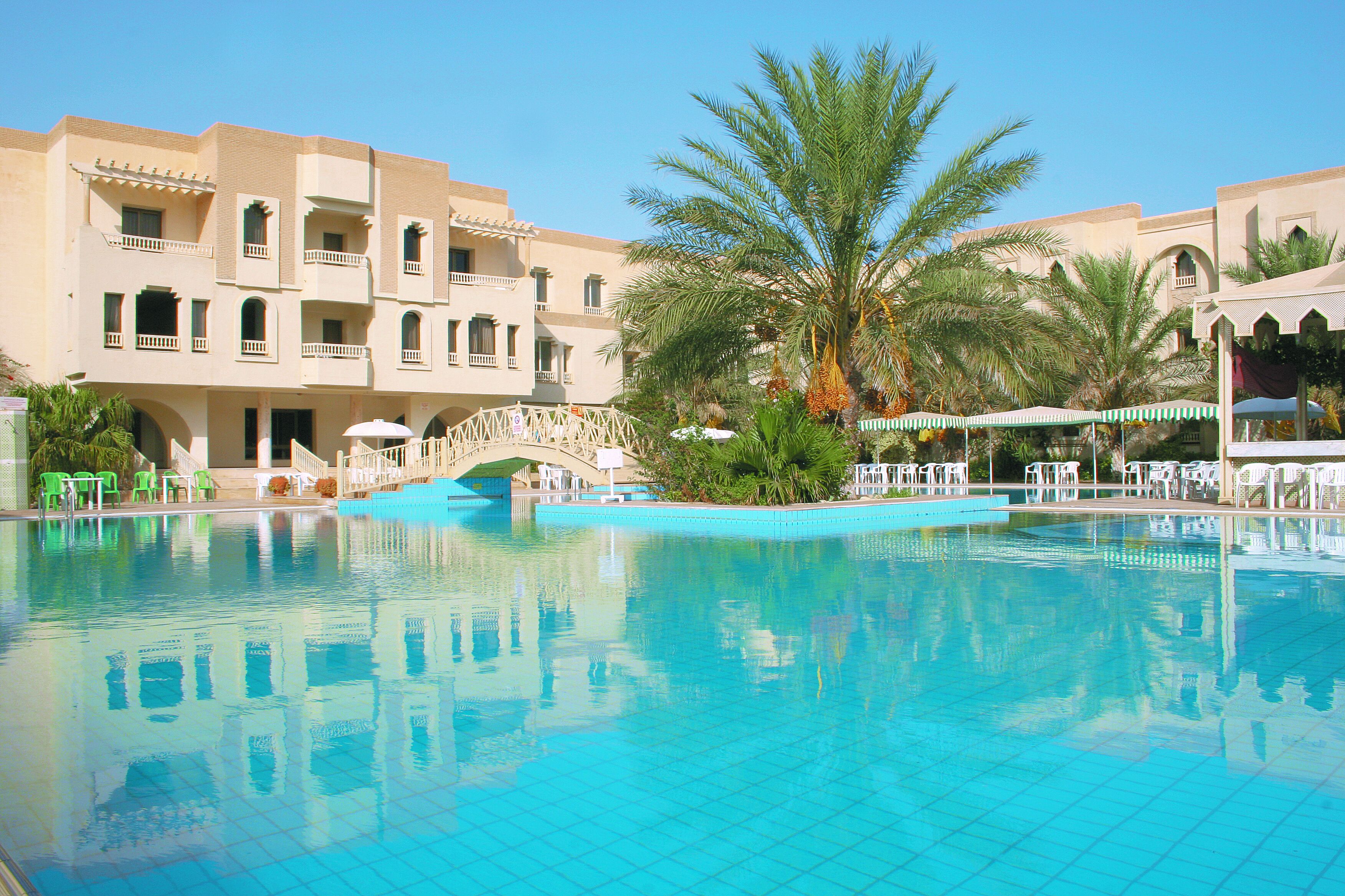 حمام سباحة