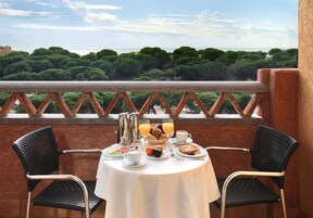 Ropa de cama de alta calidad y minibar 