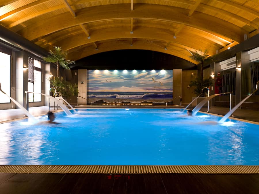 2 outdoor pools, pool umbrellas, sun loungers