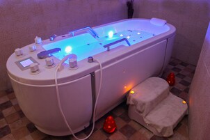 Sauna, steam room, body treatments, hydrotherapy, Swedish massages