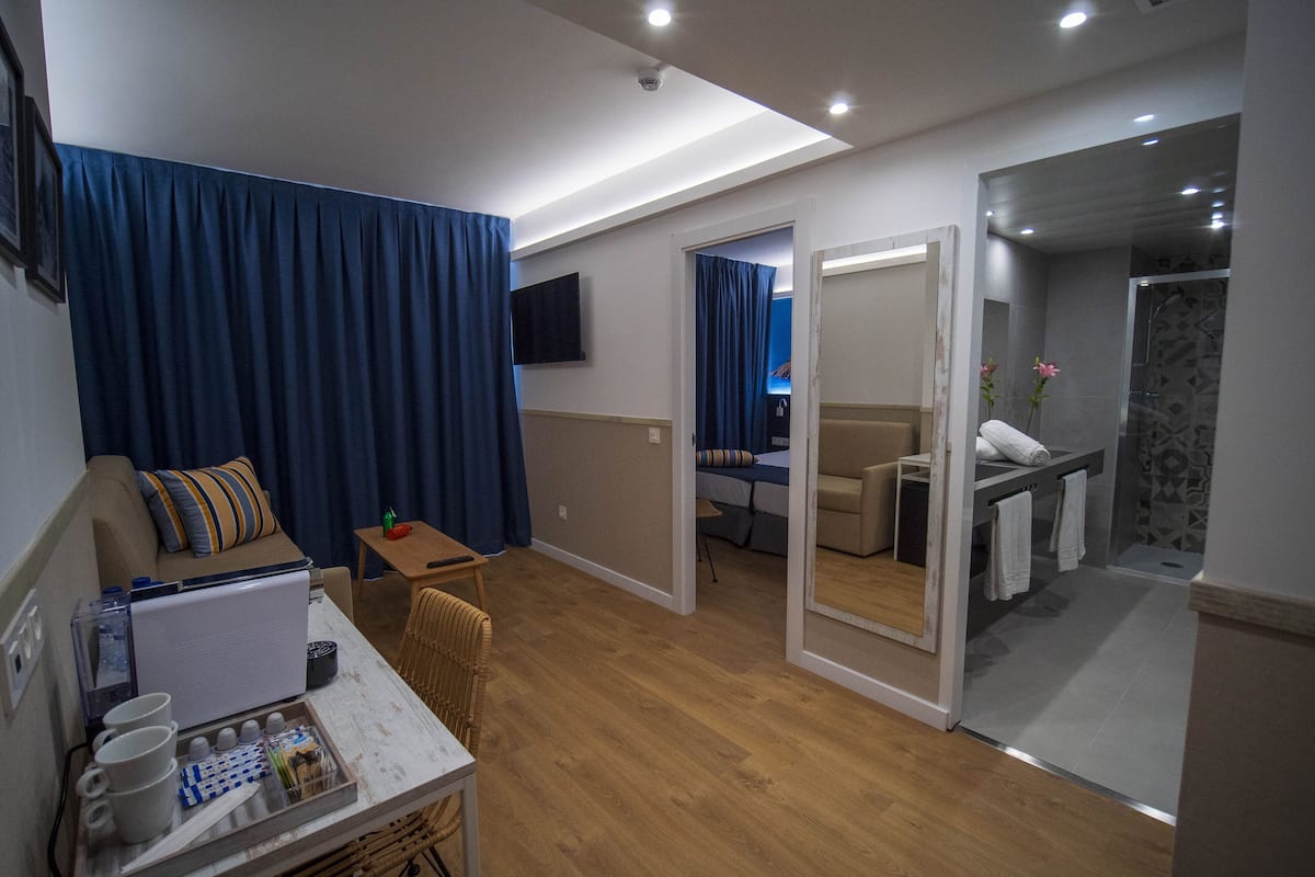 Suite | 1 kamar tidur, meja kerja, dan ruang kerja ramah laptop