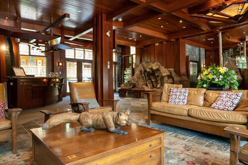 The Fox Hotel and Suites