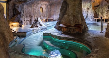 The Fox Hotel and Suites