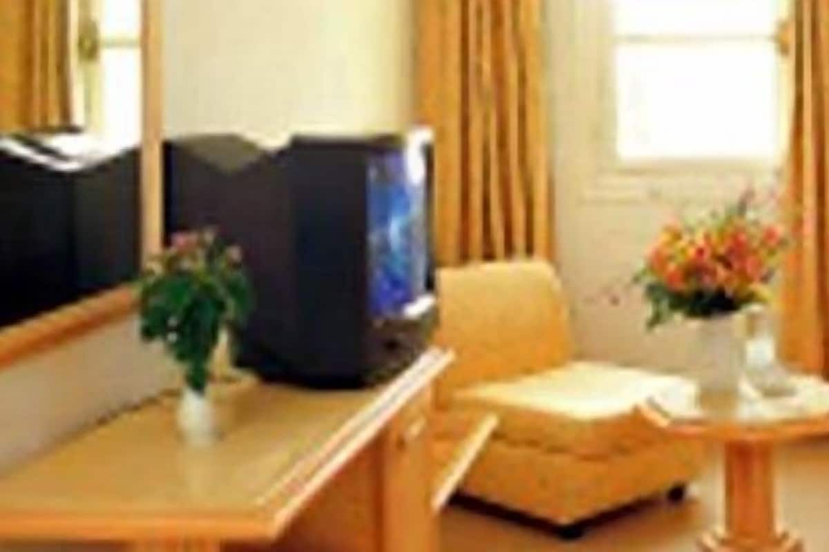 خزنة داخل الغرفة وخدمة الإنترنت