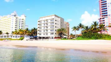 Private beach, sun-loungers, beach umbrellas, beach towels