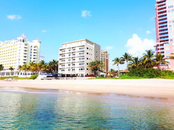 Private beach, sun loungers, beach umbrellas, beach towels
