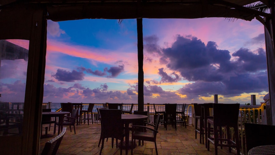 Sun Tower Hotel & Suites on the Beach