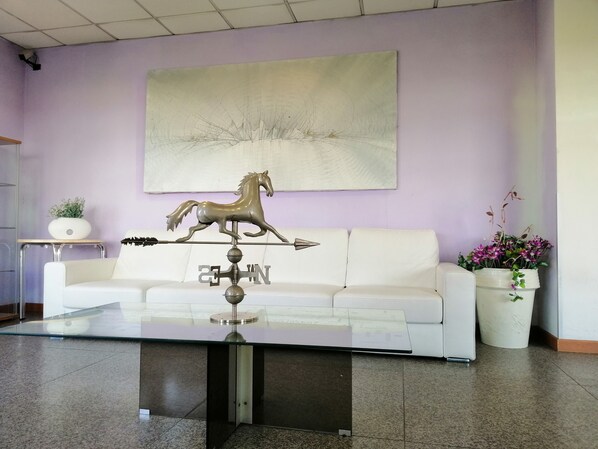 Lobby sitting area - AHR Hotel Antille (Pianiga)