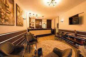 Coin salon dans le hall