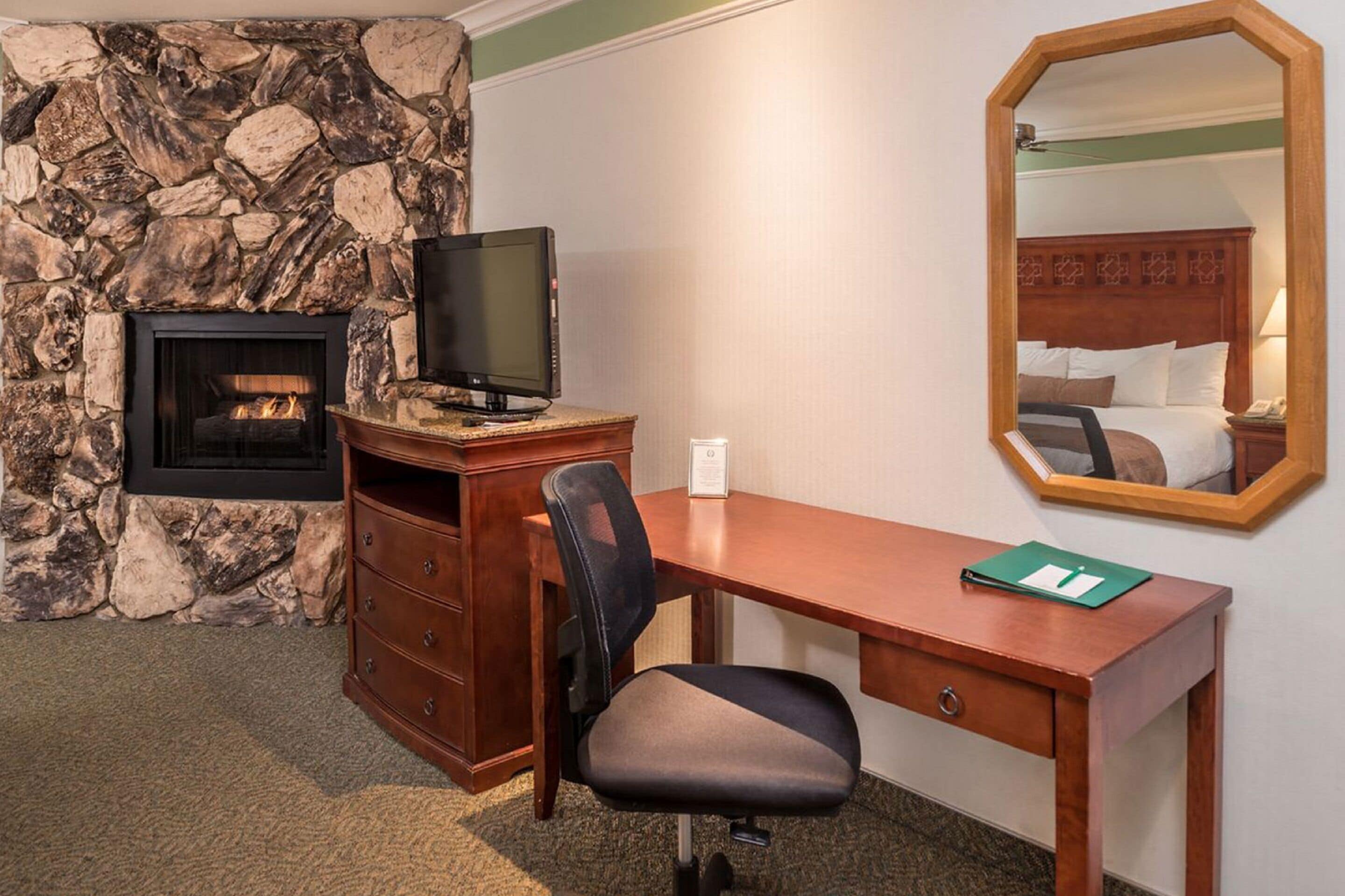 In-room safe, desk, iron/ironing board, free WiFi