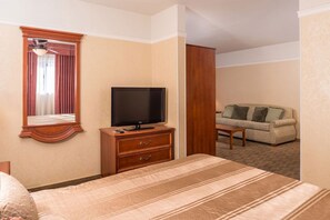 Quarto | Cofres nos quartos, escrivaninha, ferros/tábuas de passar roupa