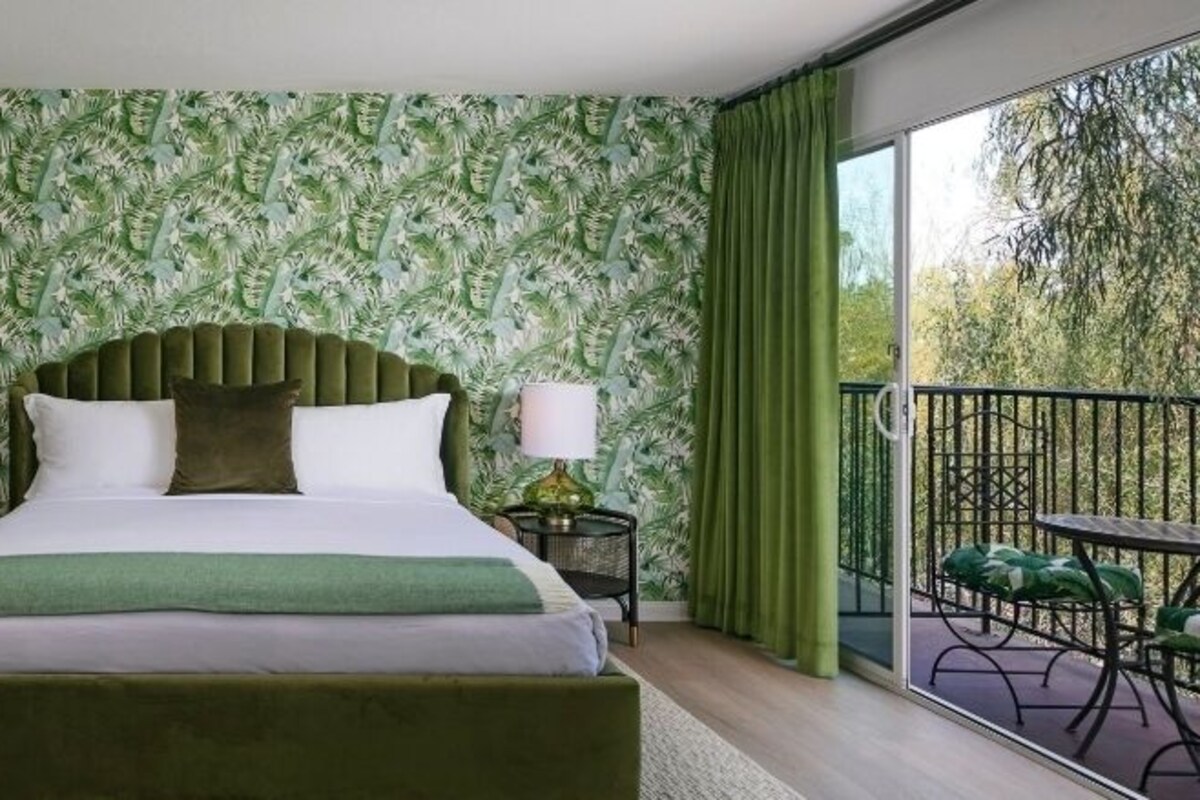 Premier kamer, 1 kingsize bed | Luxe beddengoed, pillowtop-bedden, een minibar, een kluis op de kamer