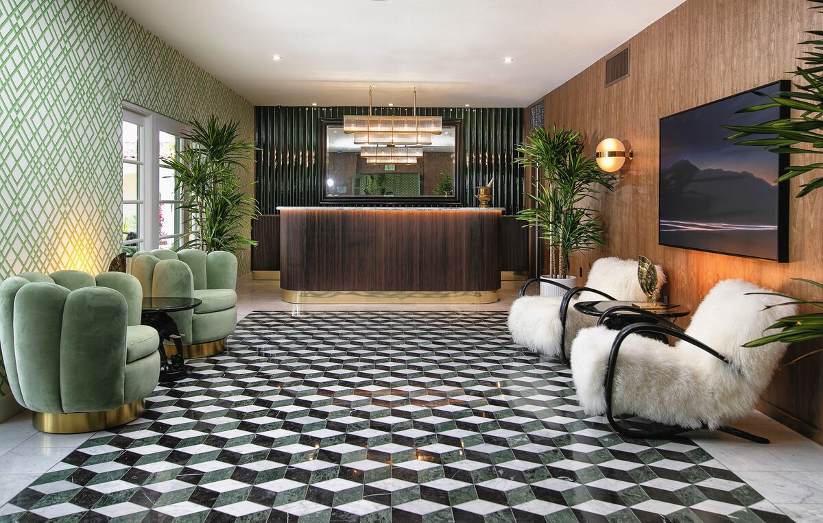 Colony Palms Hotel Palm Springs reception and luxury boutique resort lobby