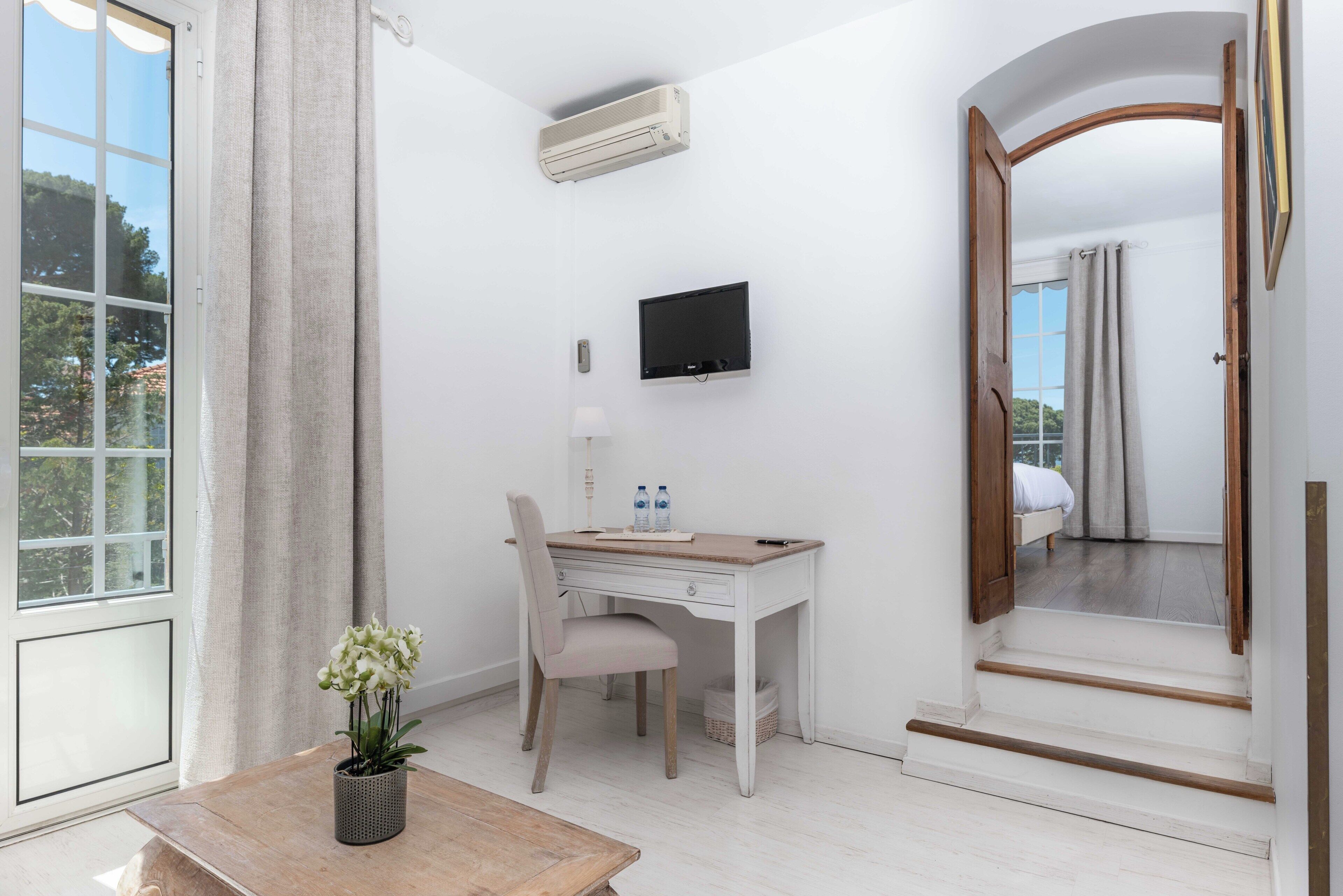 Chambre Double Junior | Coffres-forts dans les chambres, bureau, chambres insonorisées