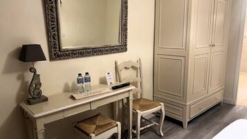 Habitación Confort doble | Zona de estar
