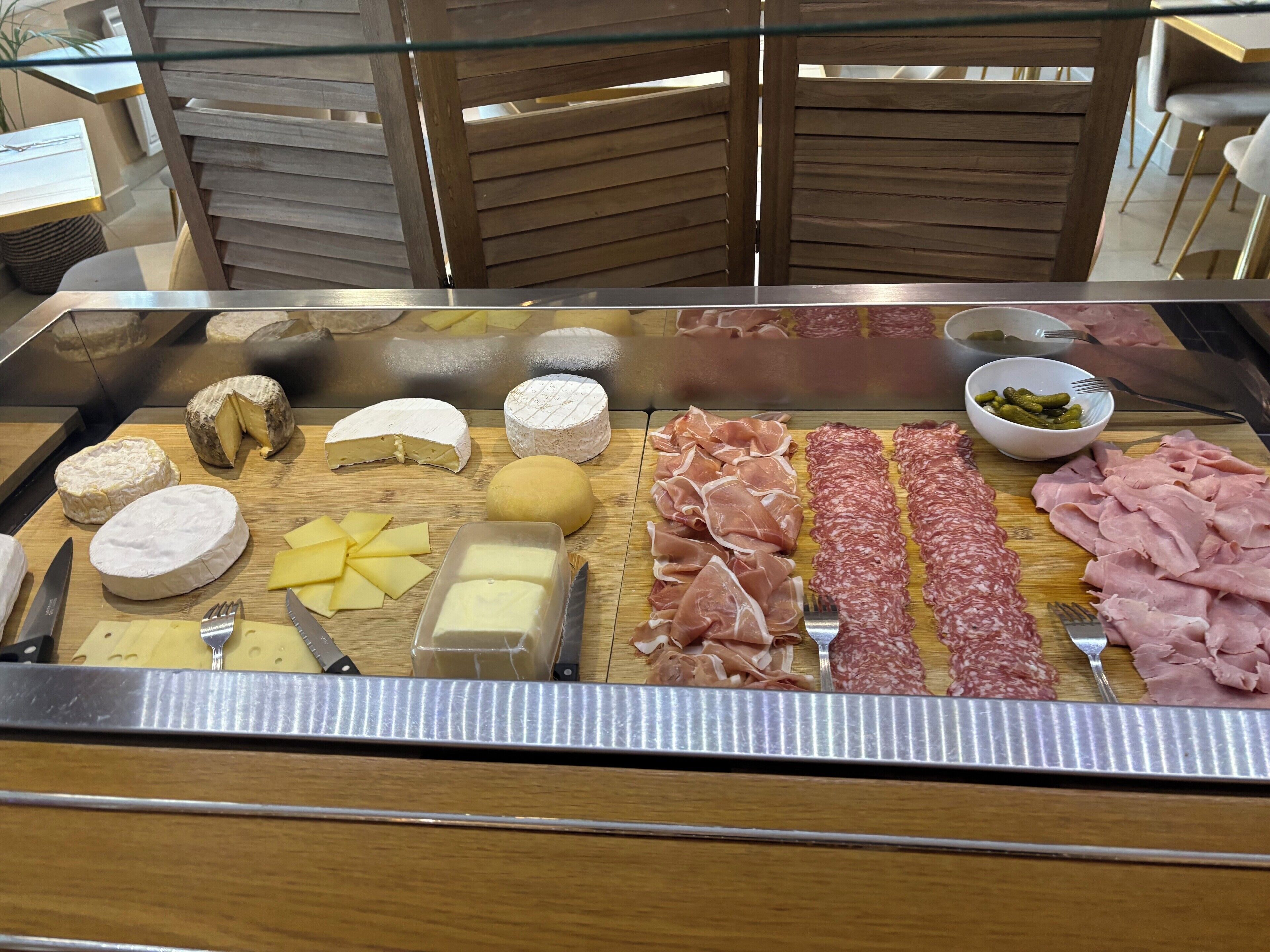 daily buffet breakfast (eur 19 per person)