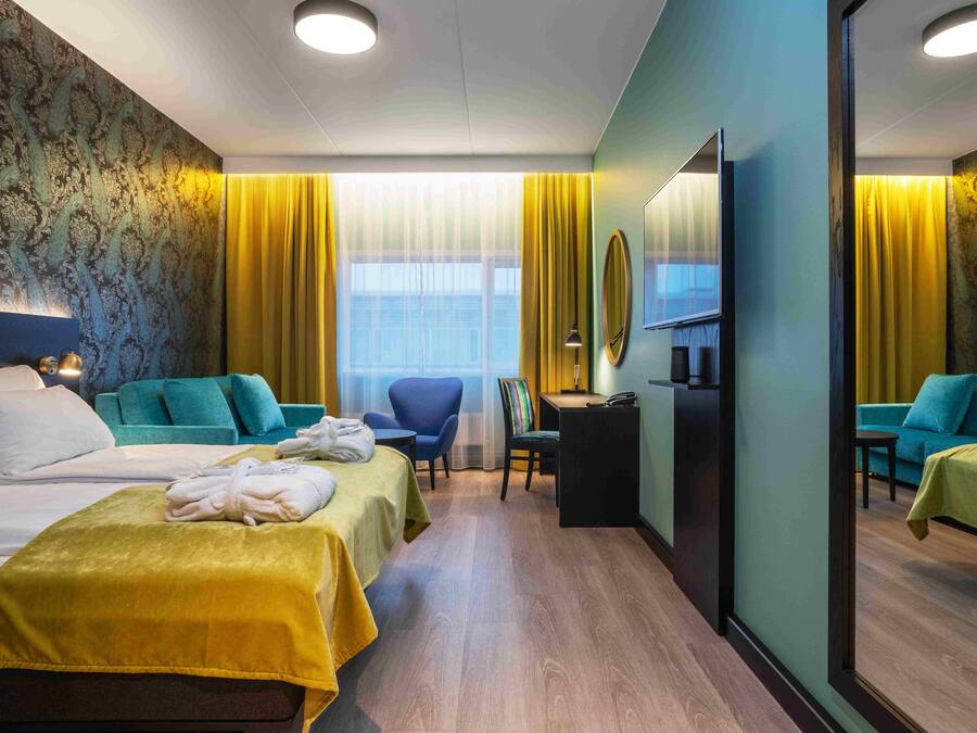 Premium bedding, minibar, in-room safe, desk