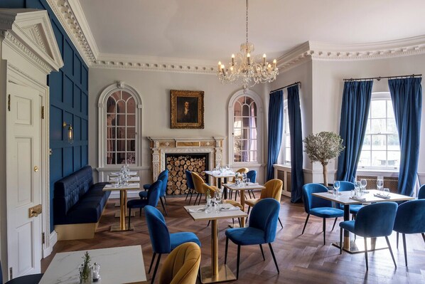 Se sirven desayunos, comidas y cenas 