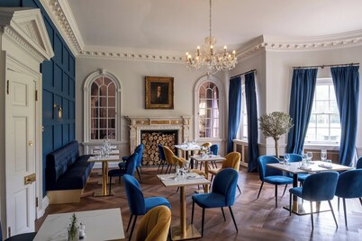 Warbrook House Heritage Hotel