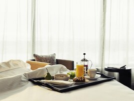 Daily cooked-to-order breakfast for a fee