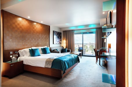 Quarto casal (Platinum) | Roupas de cama premium, frigobar, cofres nos quartos, escrivaninha