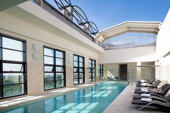 Indoor pool, pool loungers