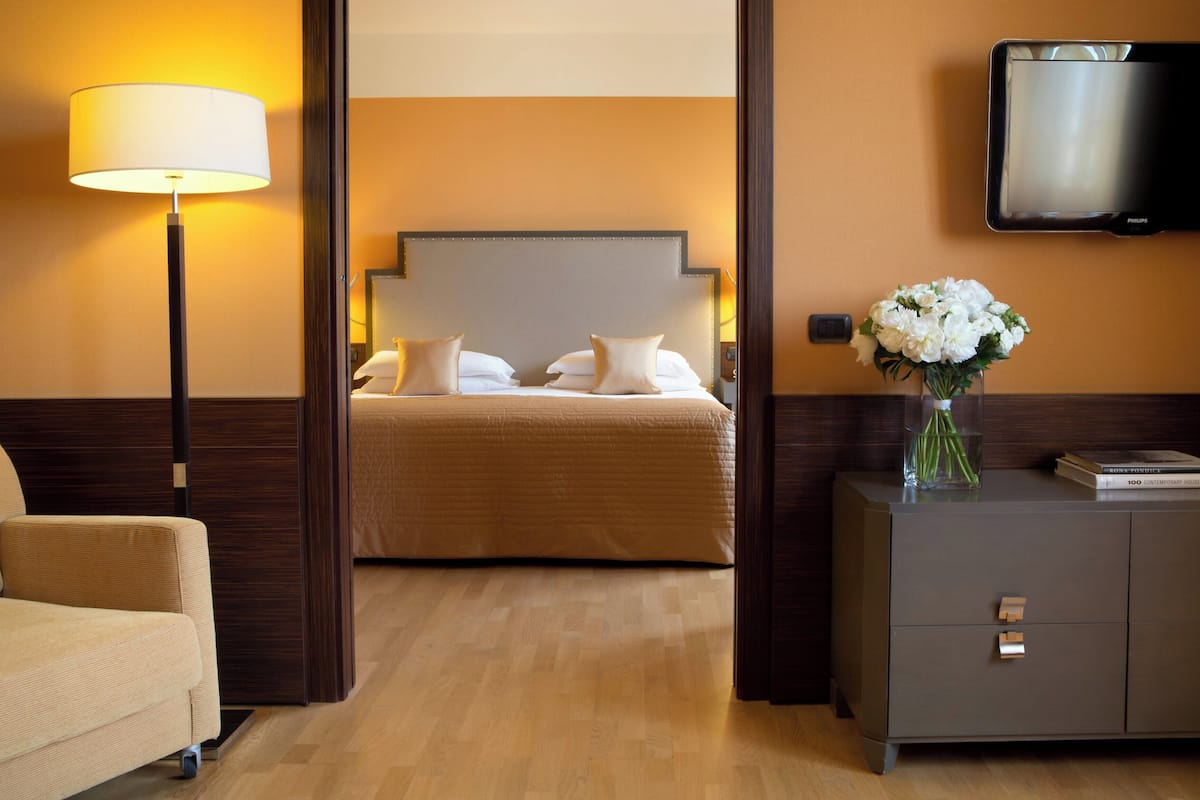 Suite | Biancheria da letto di alta qualità, minibar, una cassaforte in camera