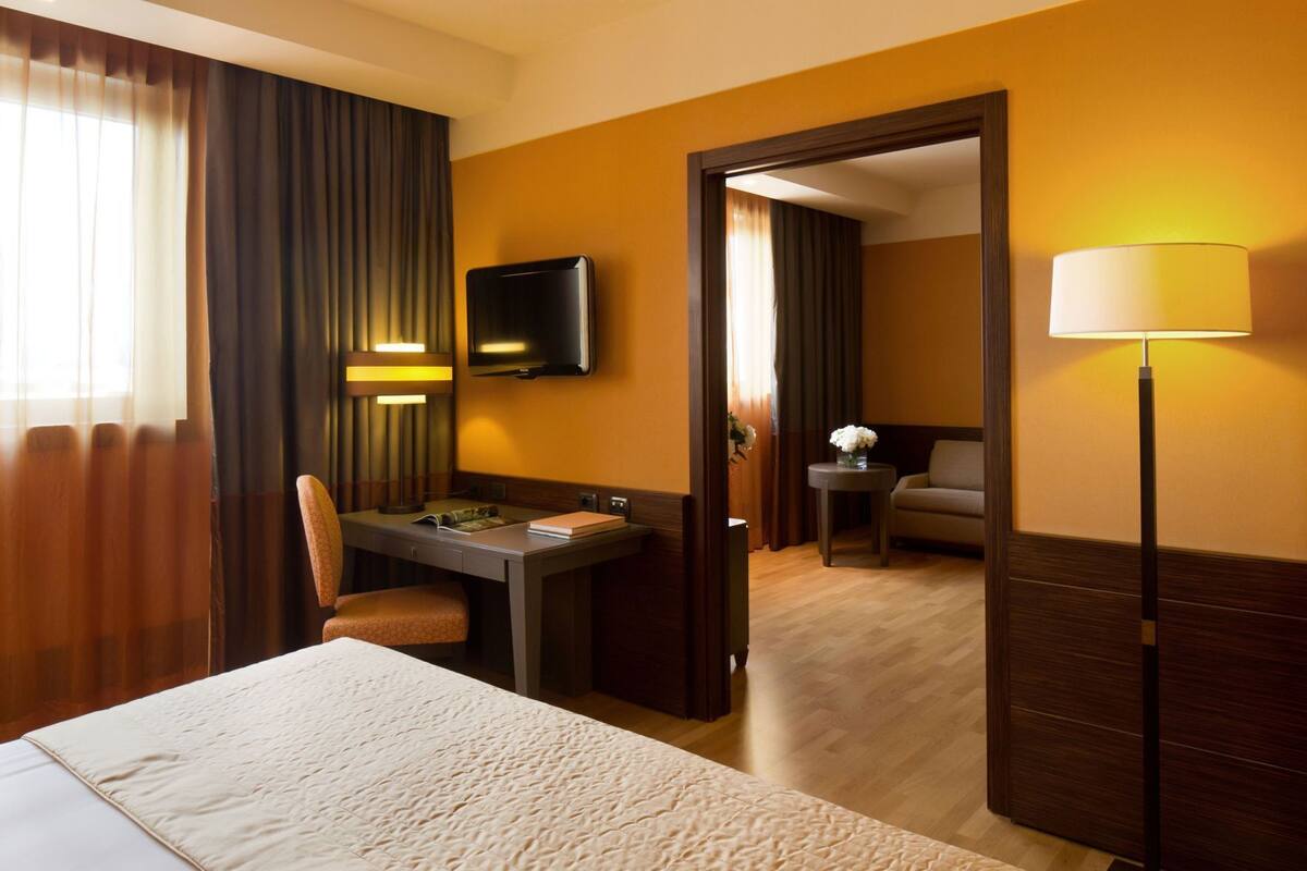 Premium bedding, minibar, in-room safe, desk