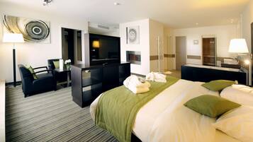In-room safe, desk, laptop workspace, soundproofing