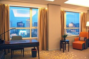 Cots/infant beds, alarm clocks