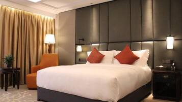 Cribs/infant beds, alarm clocks