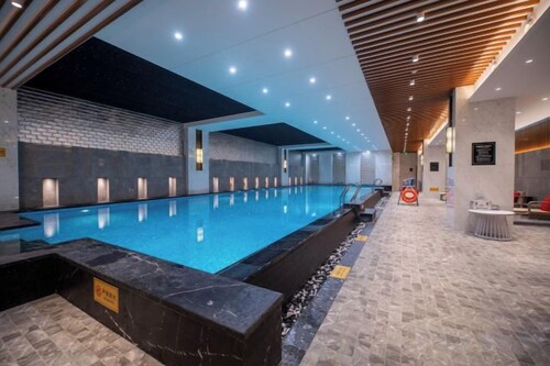 Yinlong Hotel