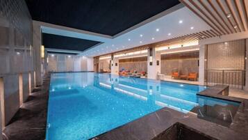 Indendørs pool