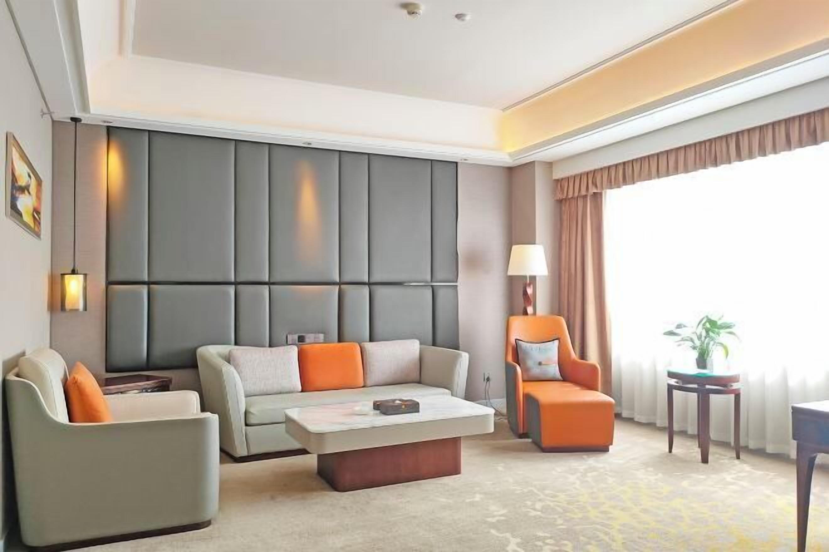 Cribs/infant beds, alarm clocks