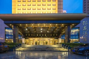 Unclassified image, 2 of 100, button - Yinlong Hotel (Xining)