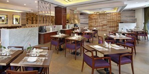 Daily buffet breakfast (CNY 148 per person) - Dijon Hotel (Shanghai)