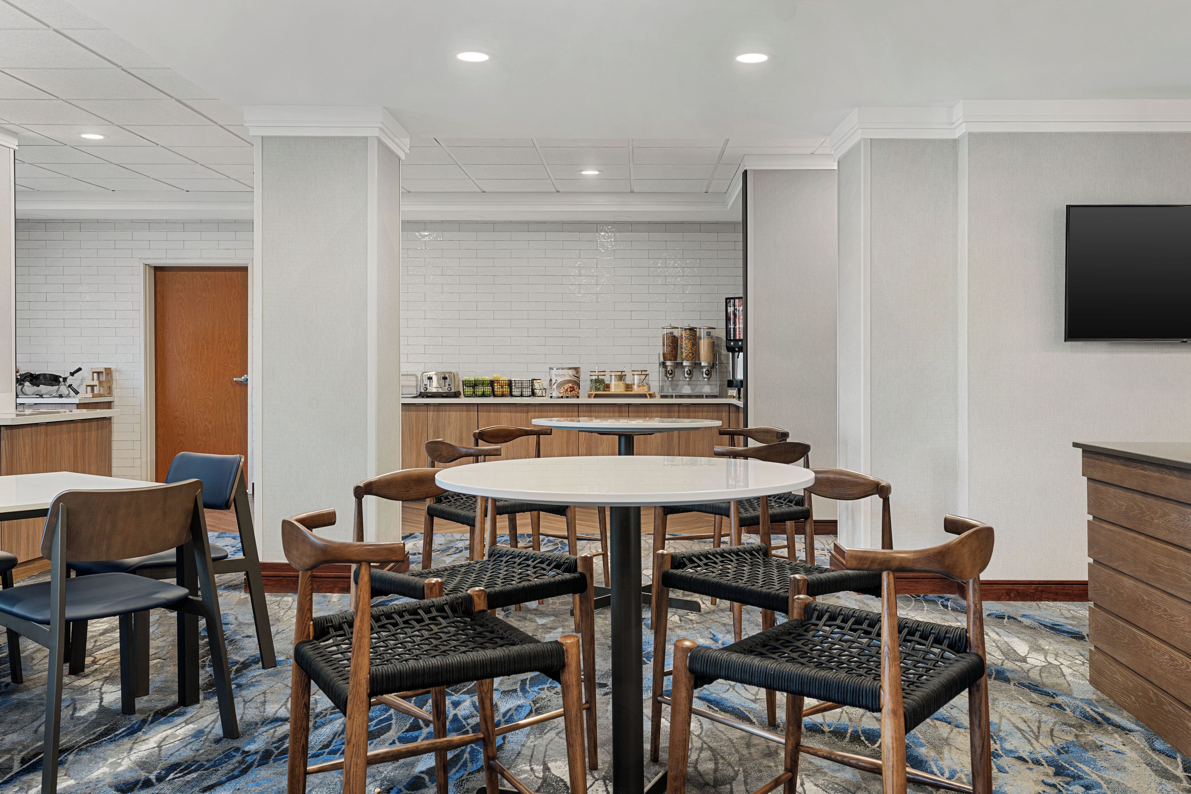 Buffet déjeuner gratuit tous les jours