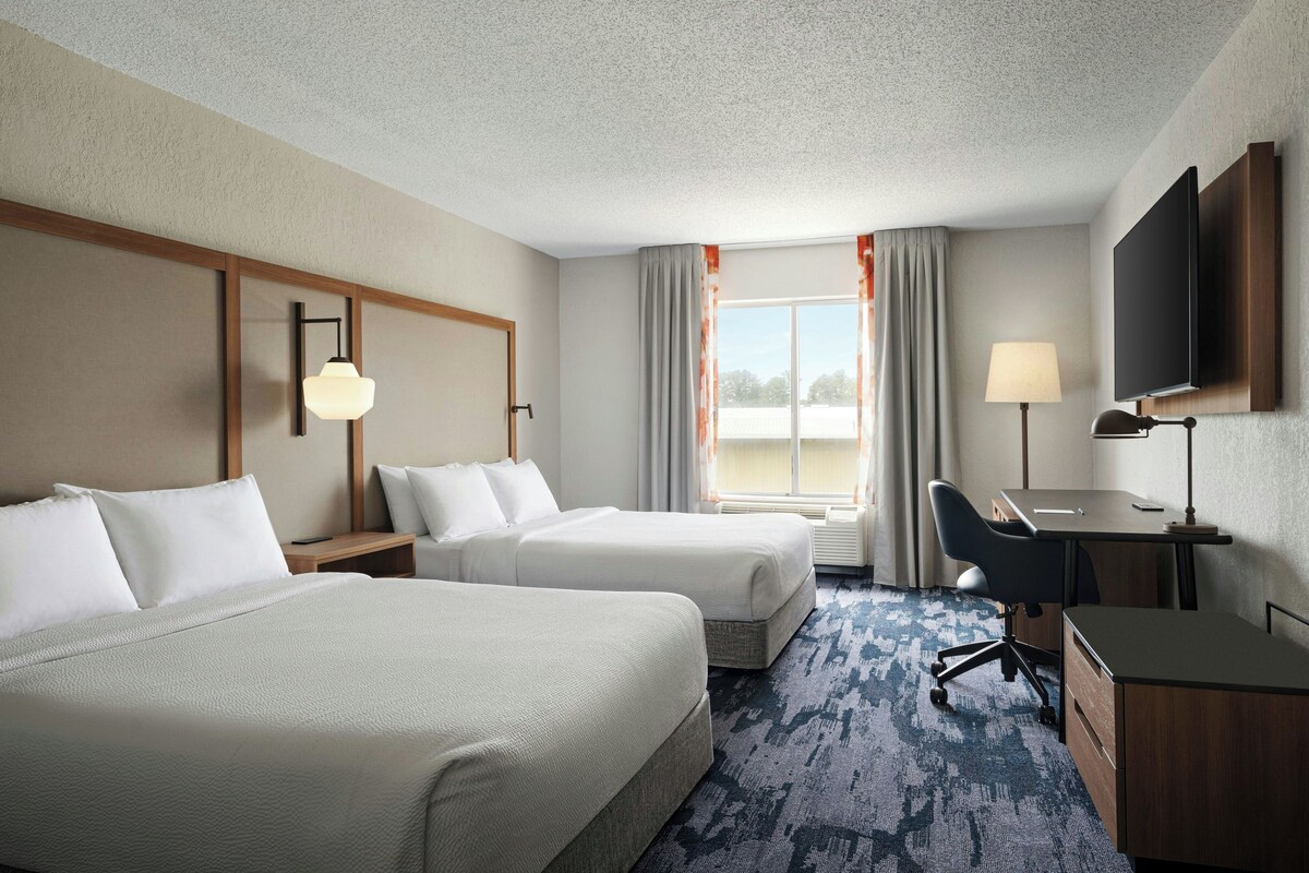 Suite, Multiple Beds, Hearing Accessible, Bathtub (Mobility Accessible) | Premium bedding, pillow-top beds, desk, laptop workspace