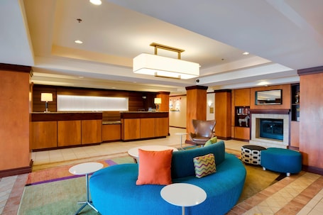 Lobby. Fairfield Inn & Suites by Marriott South Hill