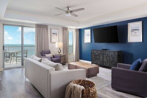 Appartement 2 chambres, bord océan | Décoration personnalisée, ameublement personnalisé, bureau