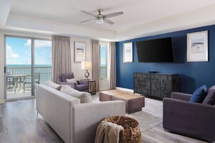 Decoración personalizada, muebles diferentes y escritorio 