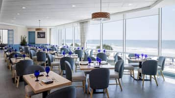 2 restaurants; breakfast, lunch, and dinner served