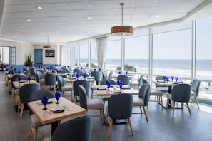 2 restaurants; breakfast, lunch, and dinner served - Royale Palms Condominiums (Myrtle Beach)
